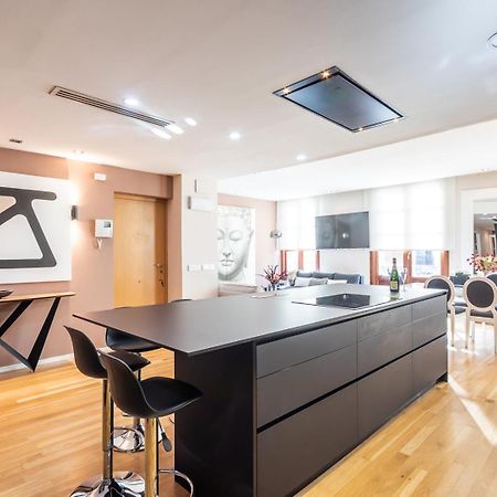 Central Market Lux Apartment Valencia Eksteriør billede